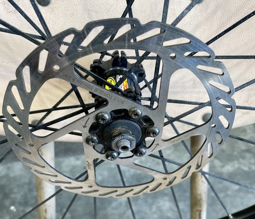 Mavic CrossRide Tubeless Wheelset. 26”. W/ Shimano 12-44 Cassette And Rotors - Picture 4 of 8
