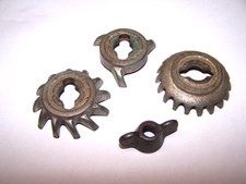 Universal Grinder Replacements for No. 2, Mince and 2 Others Plus wing-nut