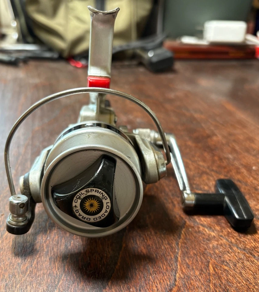 Спиннинговая катушка Daiwa 1300c для рыбалки ОТЛИЧНАЯ - Изображение 3 из 4