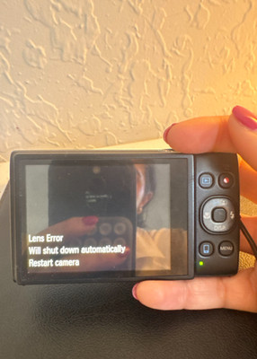 Canon IXUS 275 HS Black 20.2MP Digital Camera (lens error)