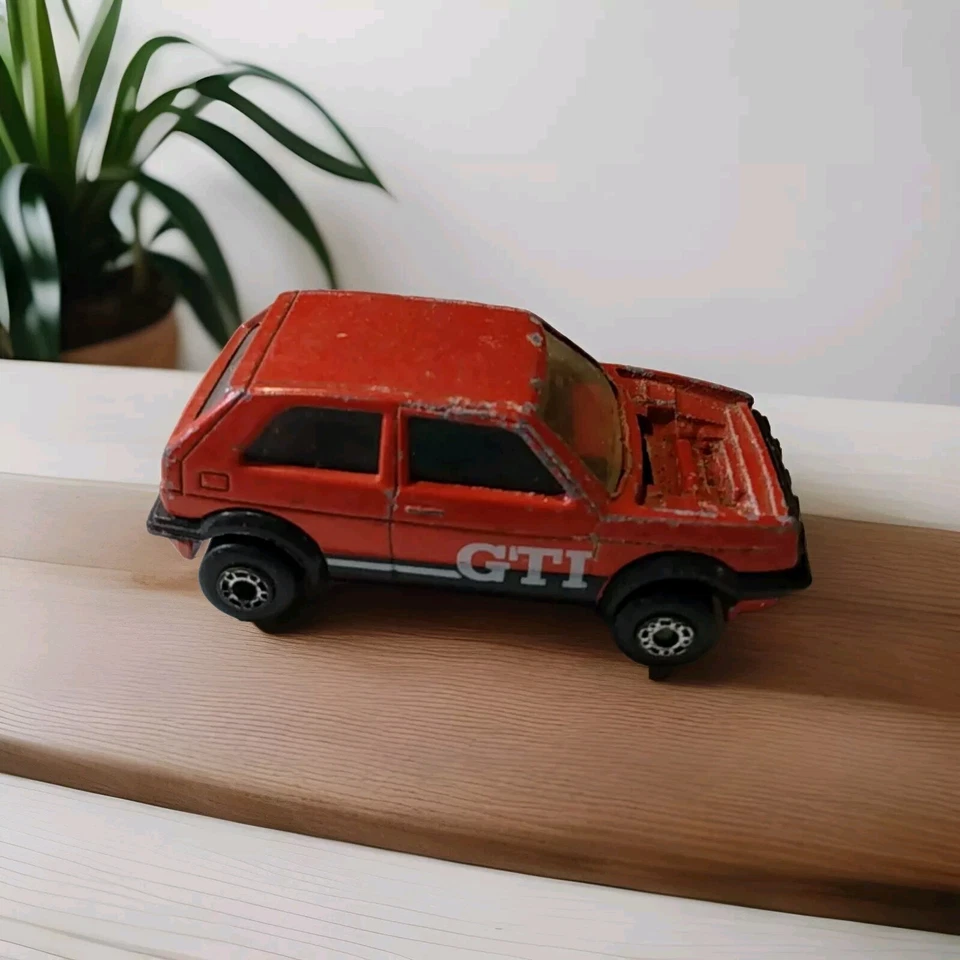 Matchbox Golf GTI 1985 vintage rojo sin capó Foto 4 de 4