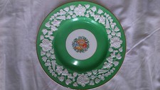 EMBOSSED COLLECTORS PLATE FLORAL GREEN/WHITE 9" ACROSS 7/38