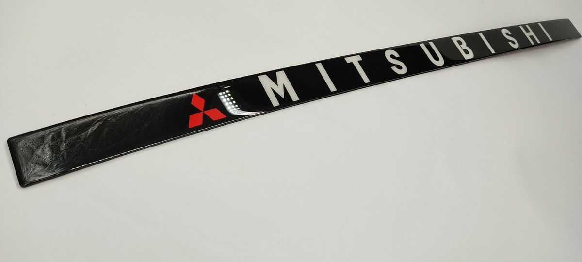 1988-1990 MITSUBISHI Pajero MK1/Montero Grill Resine Badge | Black