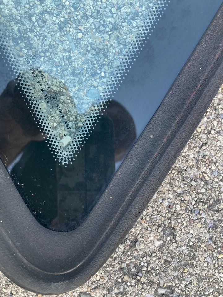 OEM 1987-1988 Ford Thunderbird Turbo Coupe LH Rear Quarter Window 87 88 Carlite - Image 4 of 4