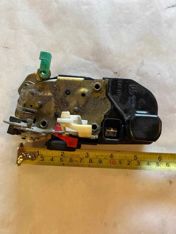 Dodge Magnum 2005-2008 pestillo de cerradura de puerta trasera lado derecho del pasajero derecho derecha g Foto 2 de 4