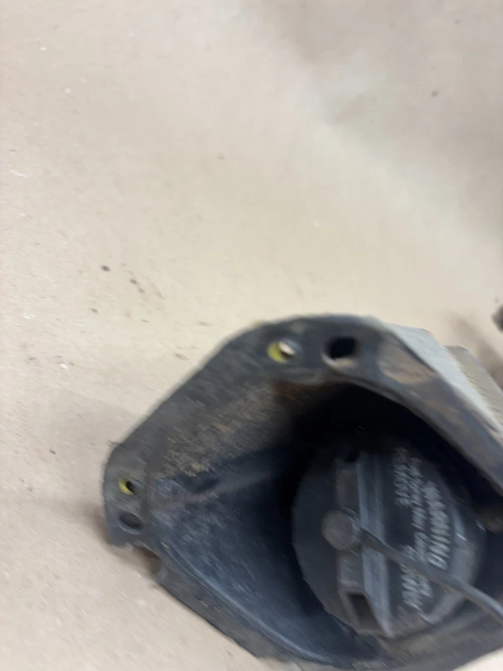 Dodge Dakota 1987-1996 primera generación debajo de la cama llenado de combustible cuello manguera cubierta configuración 3,9 Foto 2 de 4