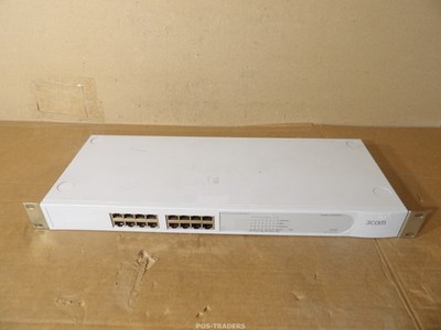 3COM SuperStack 3 Baseline 3C16470 Gigabit Ethernet Swith - INCL RACK EARS