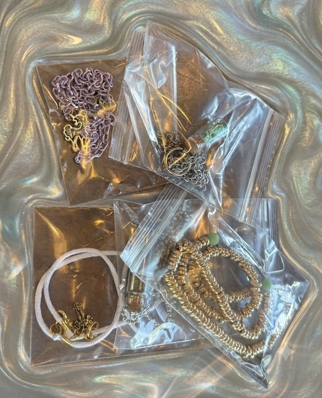 2.0 Oz 5 PCs Fashion Necklaces Lot