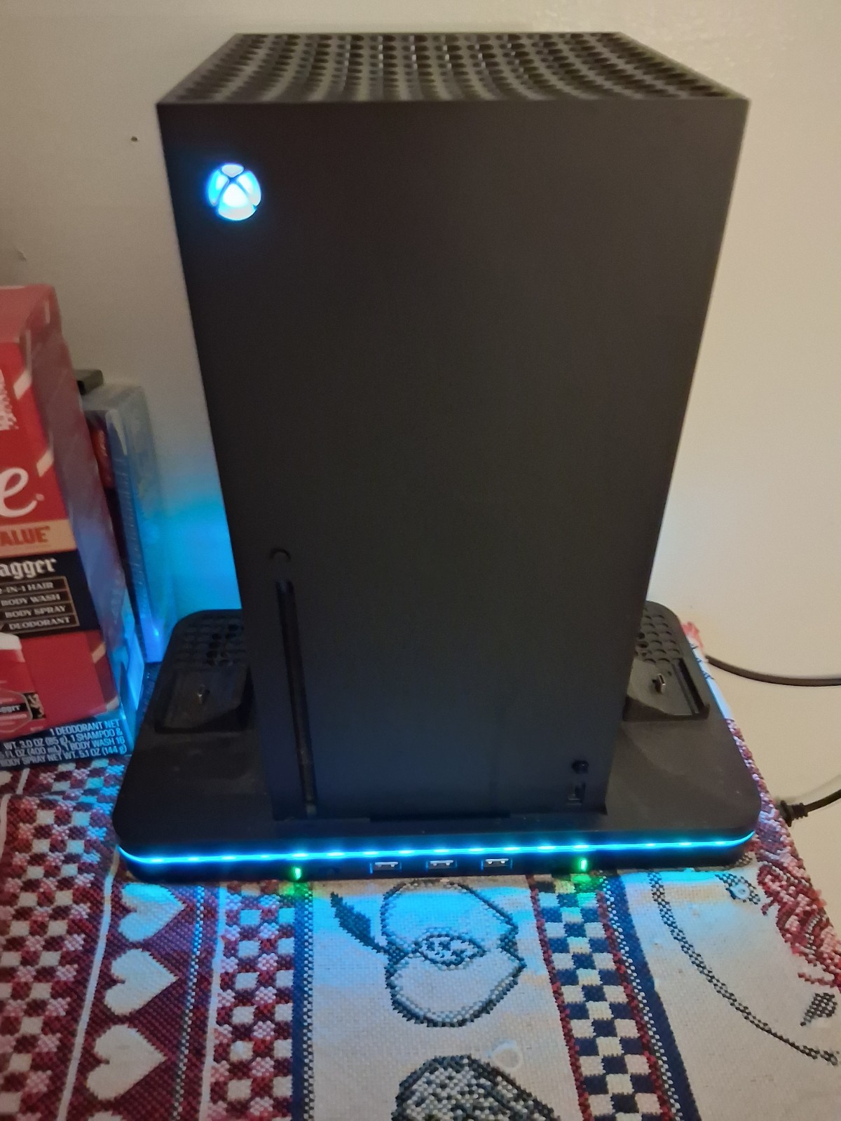   XBOX SERIES X \\  Barely Used Great Condition 4k Ultra HD Resolution