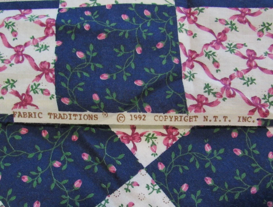 1-2/3 yds VINTAGE Cheater Patchwork Quilt Navy & Pink Rosebuds Fabric Traditions - Image 3 of 3