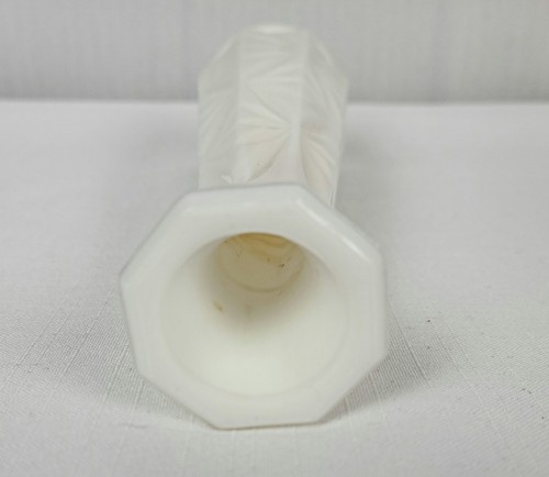 Milk Glass Bud Vase Lot Set of 3 Wedding Decor Flower Arrangements Spring Decor - Picture 8 of 16