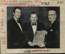 1977 Press Photo International House honors Dr. Melvin Gruwell of Tulane Univ.