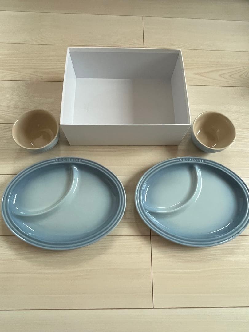 LE CREUSET Multi-Oval Plate Set Four-Piece Coastal Blue Stoneware Brand New