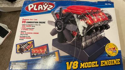 Playz V8 combustion engine, kit model