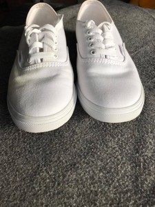 vans authentic lo pro true white