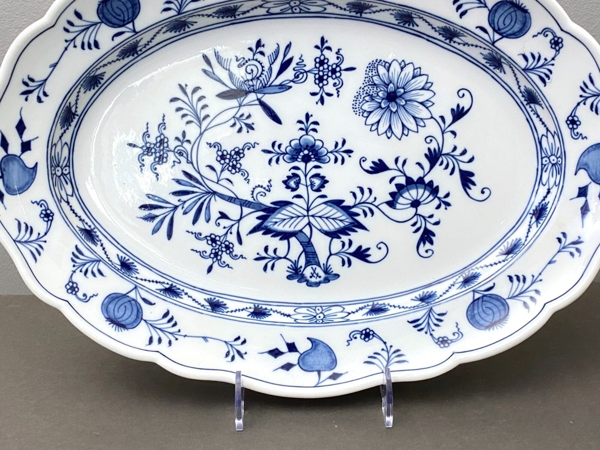 Meissen Blue Onion oval serving platter, 15'', 1815-1860, cross
