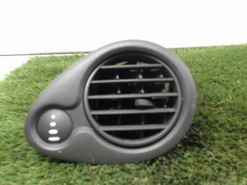 Aerateur tableau de bord avant gauche d'occasion pour RENAULT CLIO 4 PHASE 1 - Rosny Auto Pièces