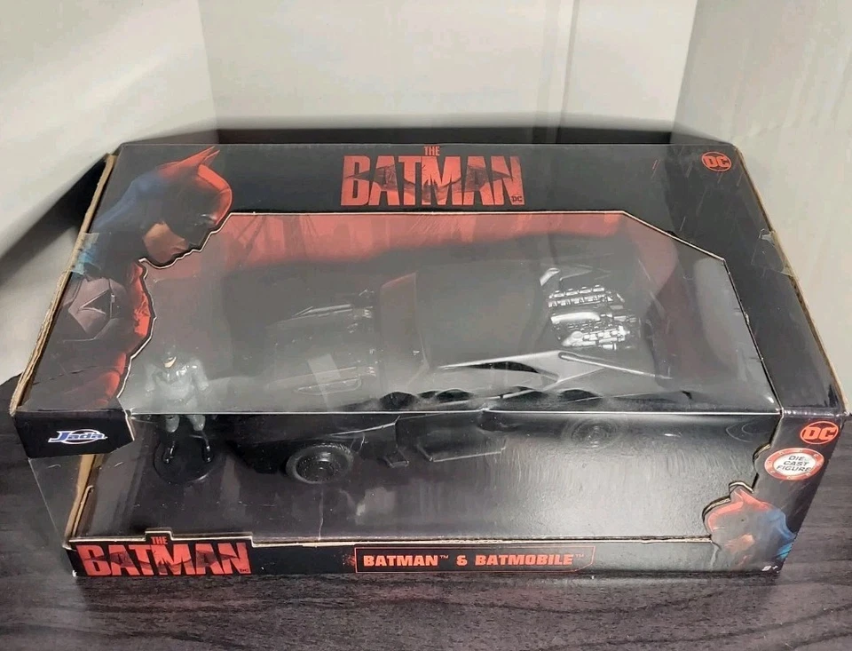 DC Comics 1:24 The Batman Batimóvil Die-cast Car con figura de Batman de 2,75" Foto 2 de 4