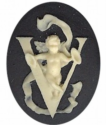 Cameo Letter ''V'' Monogram Personalized Resin Initials 40x30mm Black  158x