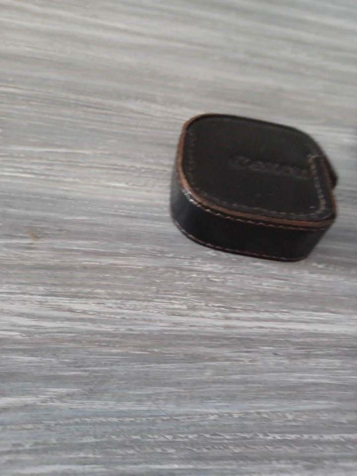 Canon Close-Up Lens 72mm 1100 Threaded with Leather  Case OEM  - Image 4 of 4