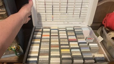 Corian Solid Surface Sample Case RARE! 2x2''  for Crafts Lot of 142 Tiles