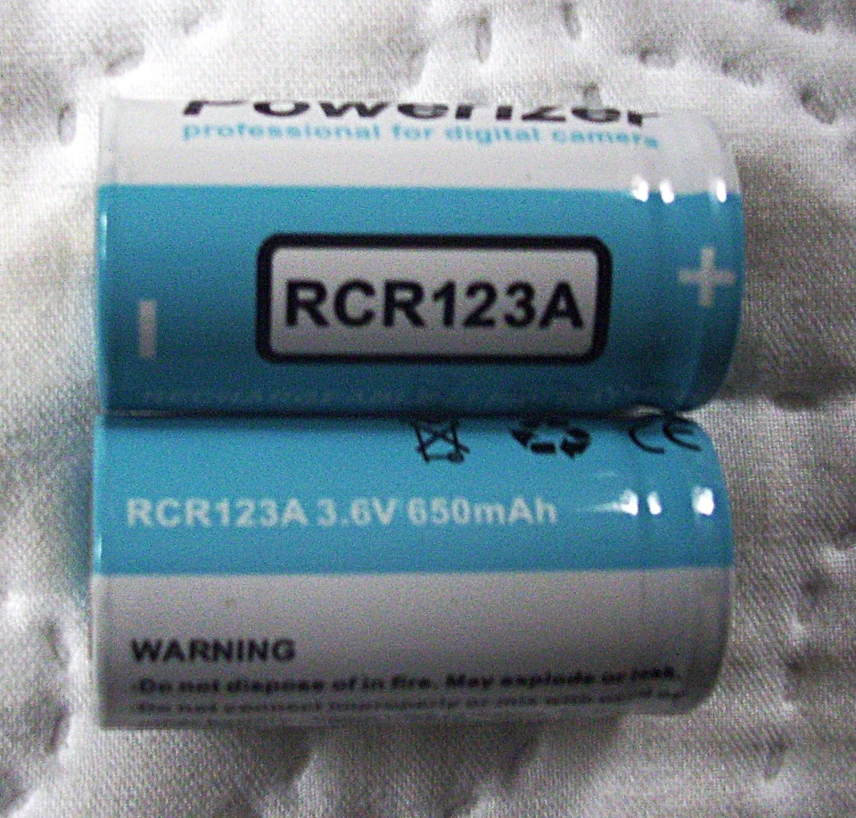 Powerizer 123A 3.6 Volt batteries, Smart Charger and Flashlight - Image 4 of 4