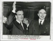 1956 Press Photo Sir Anthony Eden and Sir Roger Makins aboard liner in New York.