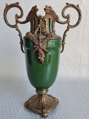 Ancienne Vase du XIXème - En Porcelaine et Métal Doré - Poids 1690 Grammes - Photo 1/4