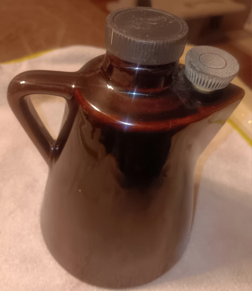 Jarra de agua Moonshine Wiskey de cerámica de gres marrón EE. UU. Icelip Ewer MCM Foto 3 de 4