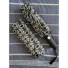 ShedRain Auto Open  Close Fiberglass Frame Vented 47" Umbrella, Black  White