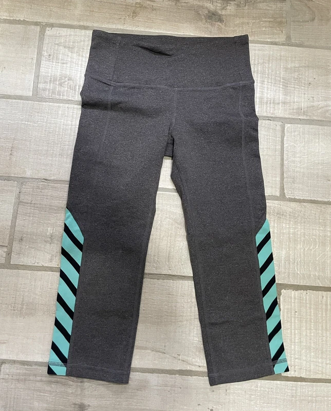 alo-yoga yoga cropped capri gym running mint green stripe leggings