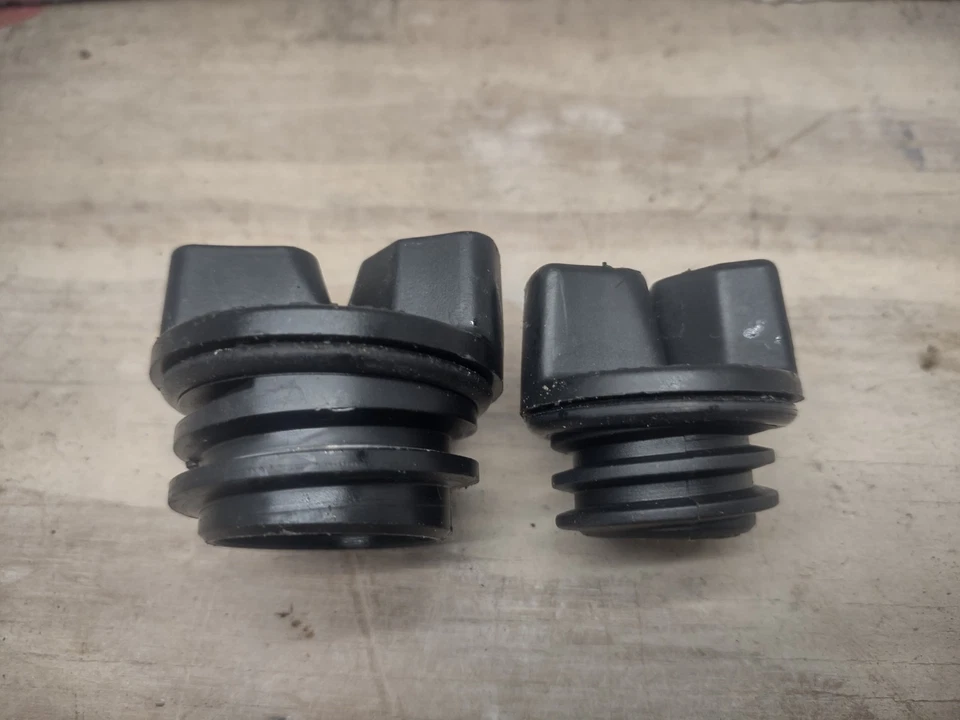 Tapa de combustible y tapa de aceite para motosierra Poulan Pro PP4218A D1-1 OEM Foto 2 de 4