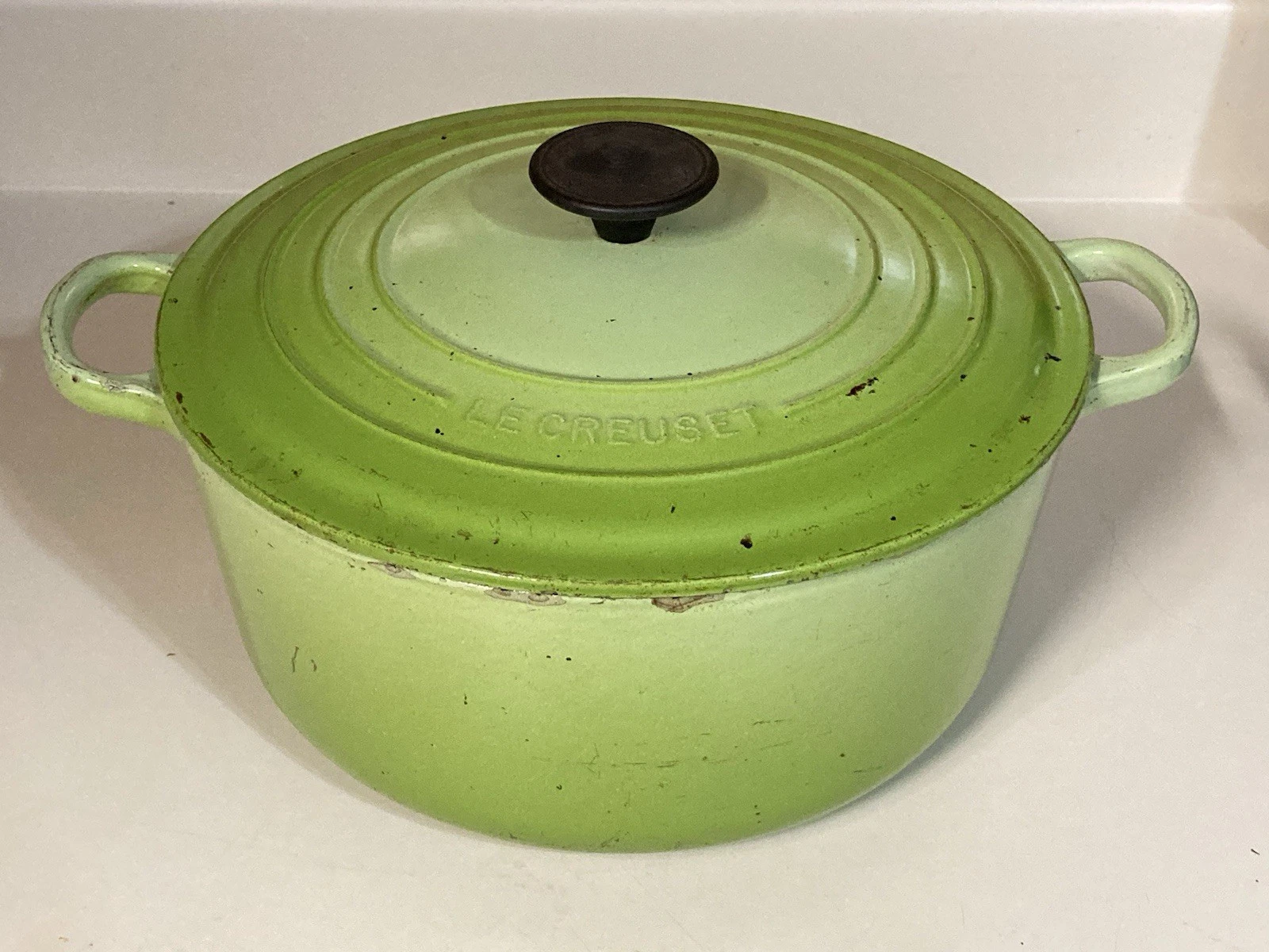 Cast Iron Le Creuset Round Dutch Oven #26 Vintage Enamel Kiwi Green 5.5 Qt w Lid