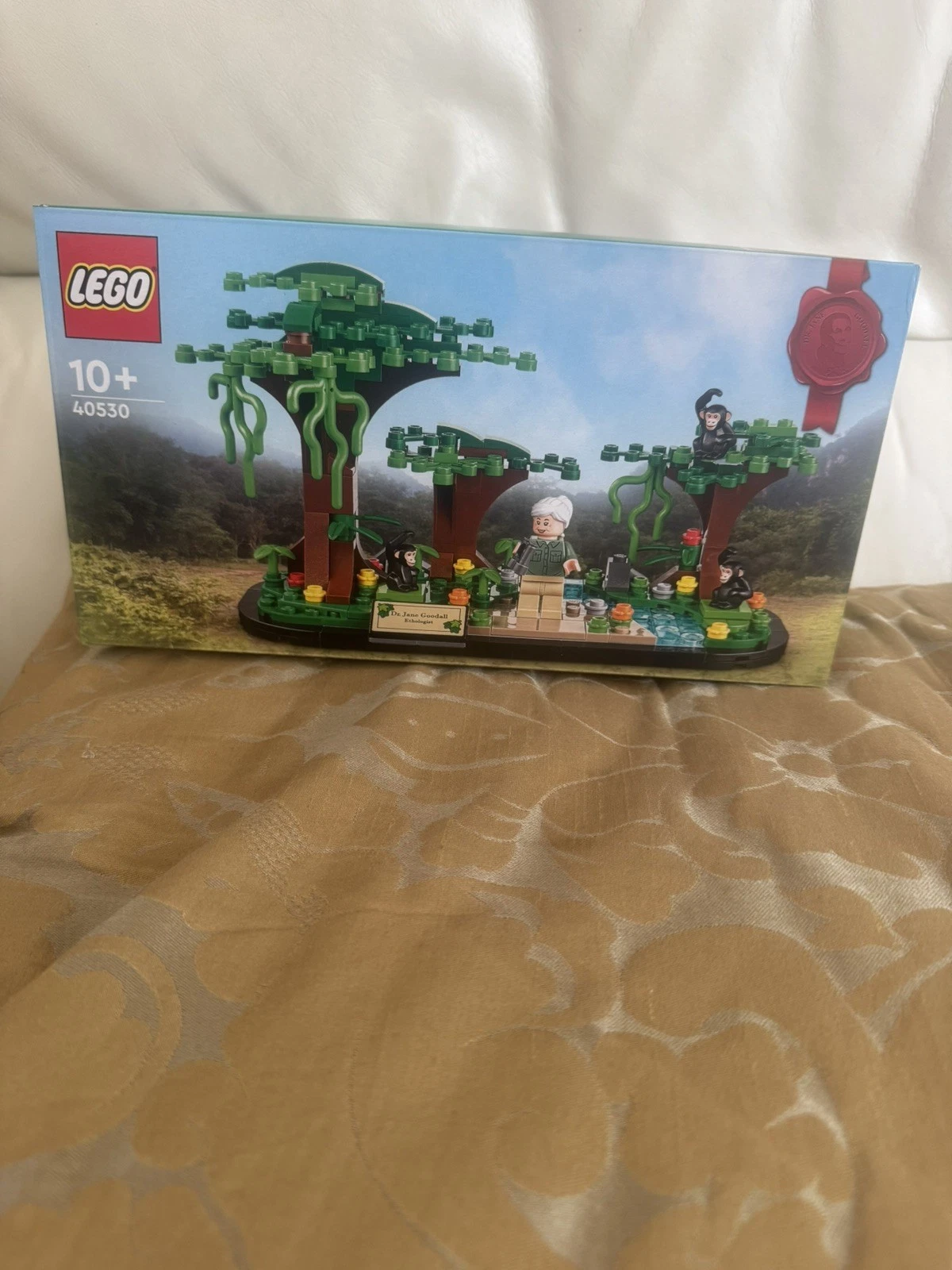 LEGO Promotional: Jane Goodall Tribute (40530)