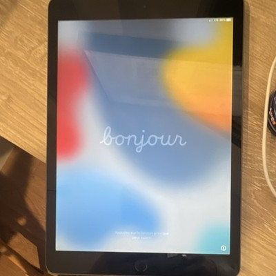 7th Gen Apple iPad Tablet Black LTE Wi-Fi + Touchscreen (cellular with TMobile)