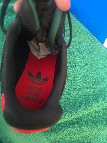 adidas Originals OZMILEN Men's SZ-7.5 Trainers in Black Red Green New With Box. - Picture 6 of 11