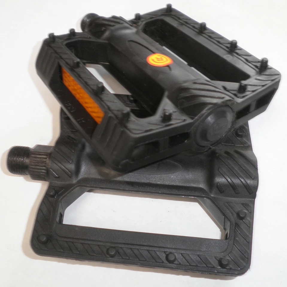 PEDALES BICICLETA PLÁSTICO NEGRO FP 9/16" CON REFLECTOR PIEZAS BICICLETA 53-7 Foto 2 de 4