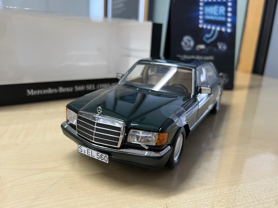 Mercedes Benz W126 malachitgrün 1:18 Modell B66040682 Classic Edition 560sel - Bild 4 von 4