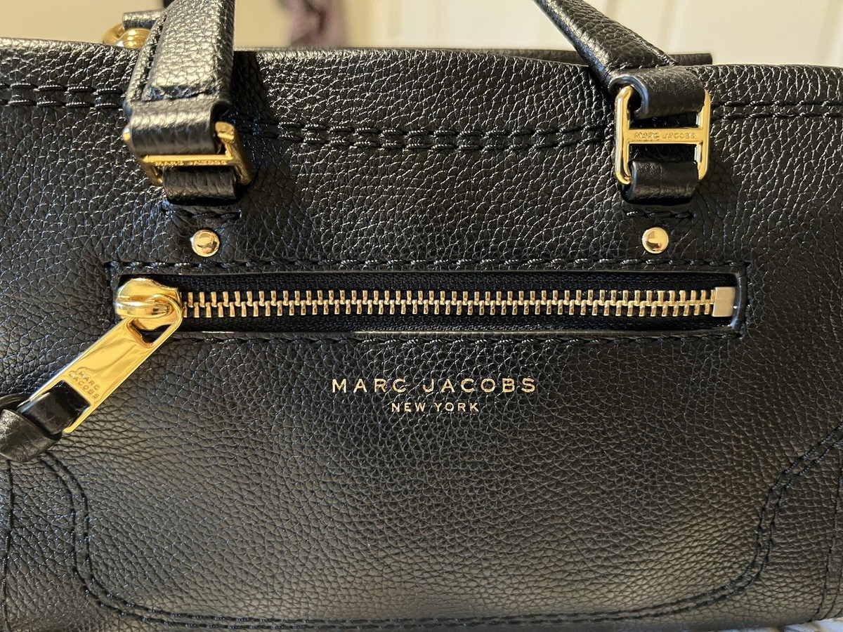 定番★Marc Jacobs Mini Cruiser Satchel Bag 4P4HSC010H01 MARC JACOBS Mini Cruiser Black Pebbled Leather Bag With