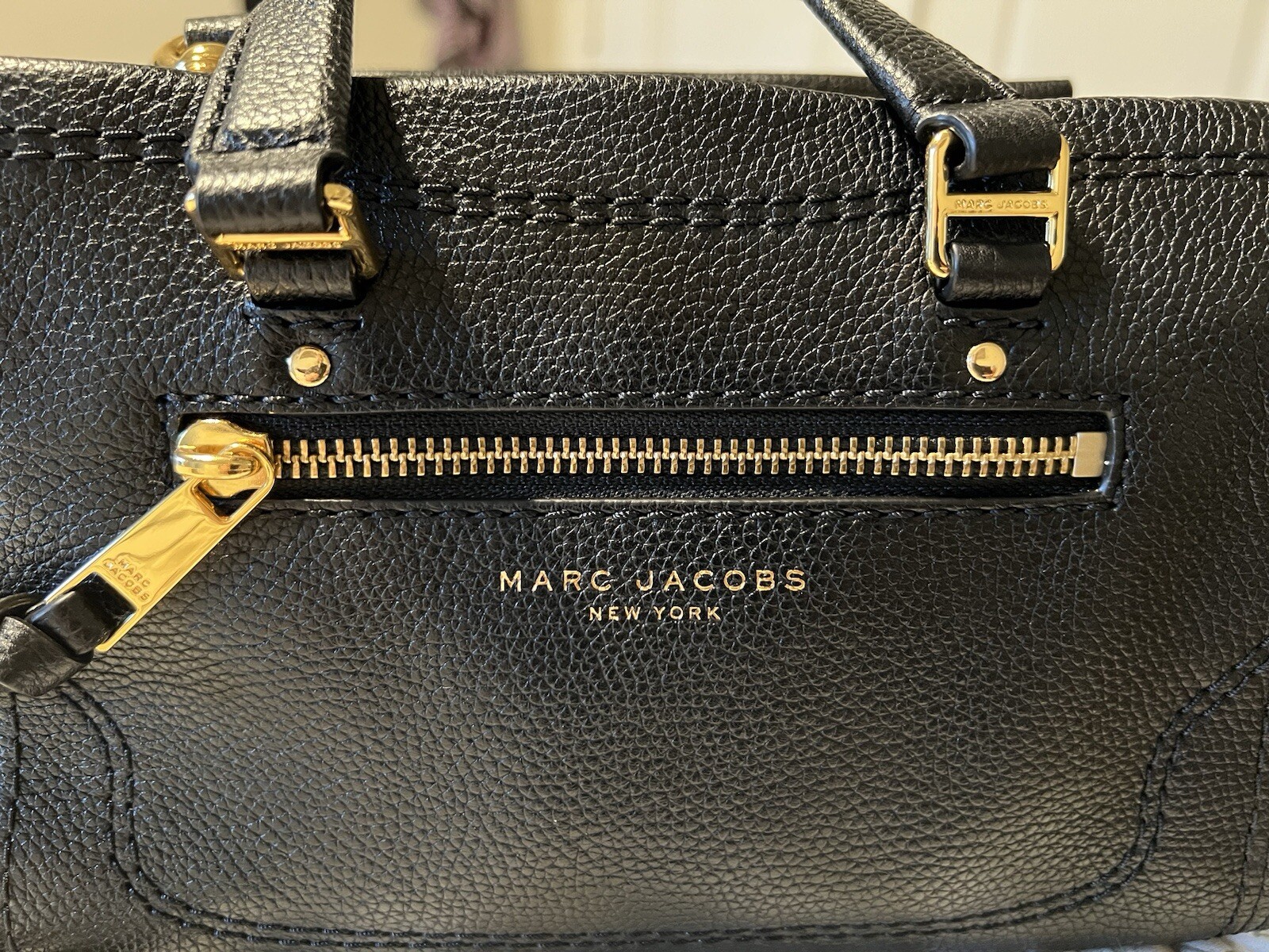 AUTHENTIC MARK JACOBS MINI CRUISER LEATHER SATCHE… - image 4