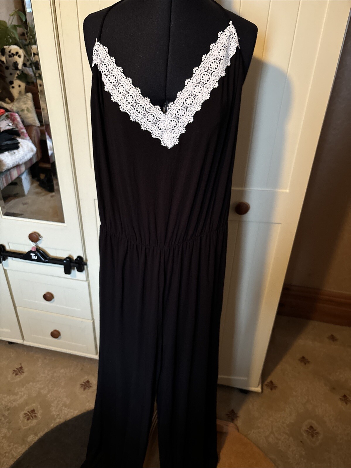 Picture 1 of 16