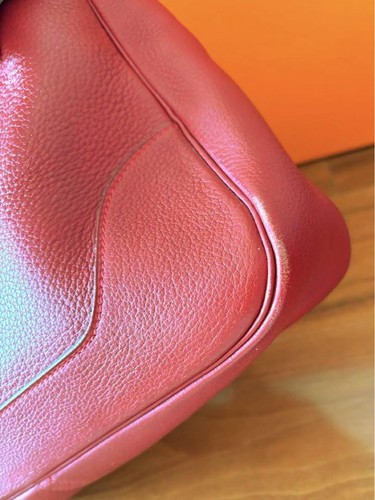Bolso de Hombro HERMES Trim 31 Cuero Rojo Dorado Herrajes Usado Excelente+ Japón - Imagen 8 de 12