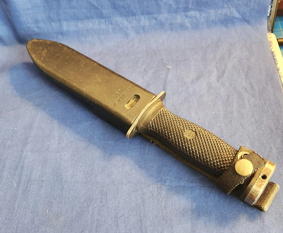USN Combat Knife MK 3 MOD O  Sign'd  SGT M CLARK 82nd AB Div. Engraved On Blade - Image 2 of 4
