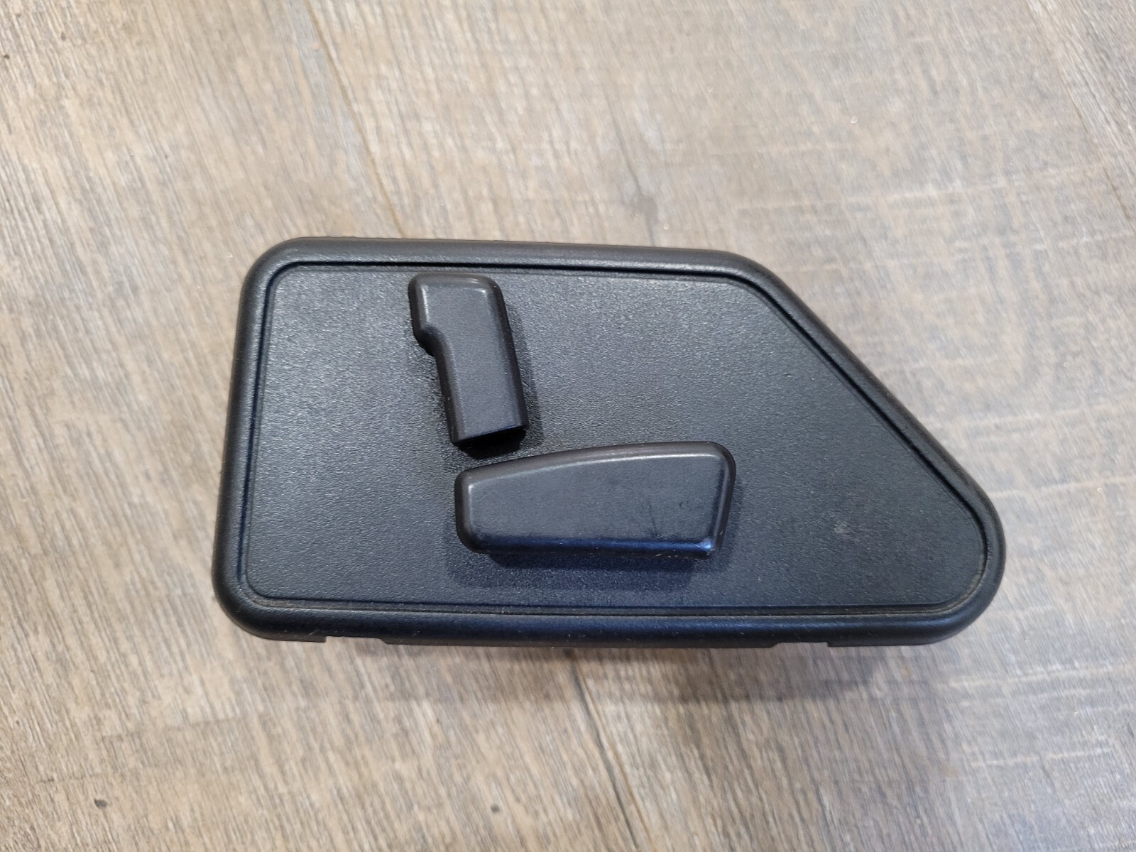 Top 61+ images land rover discovery 1 seat switch In.thptnganamst.edu.vn