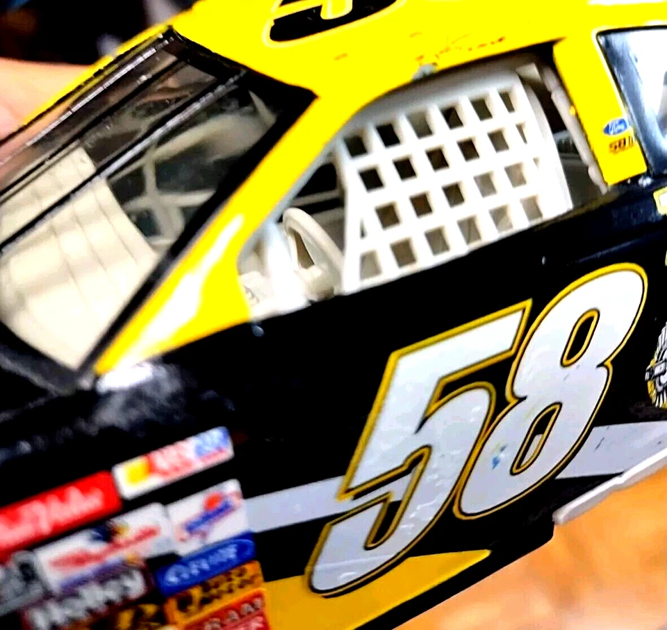 Coche fundido a presión Ricky Craven #58 Turbine Solutions Mattel Ford NASCAR Foto 4 de 4