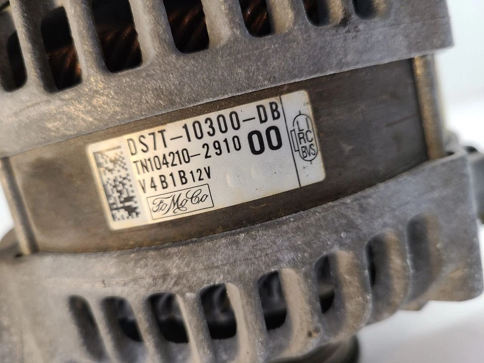 Alternador Ford Fusion 2013-2016 sin asientos térmicos DS7T10300DB Foto 3 de 4