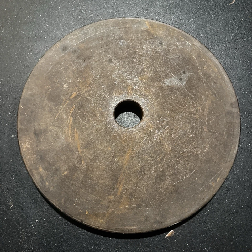 "Placa de peso olímpica Jack LaLanne de colección de 50 libras hierro 2"" agujero óxido pátina gimnasio" Foto 2 de 2