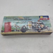 1995 Sealed, Monogram '32 Ford "Deuce" Roadster Plastikit PC55-98 42