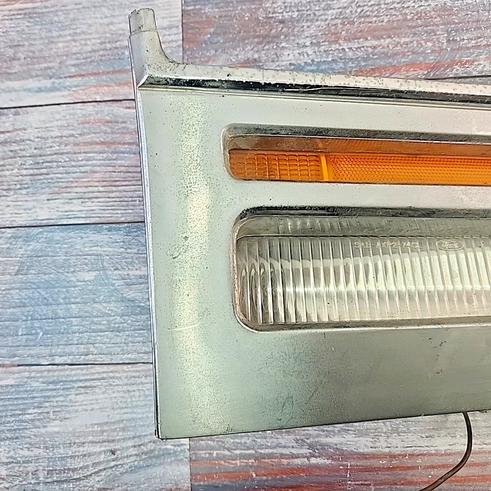 Lincoln Continental 1974-1979 conjunto de luces marcadoras laterales delanteras derechas OEM Foto 4 de 4