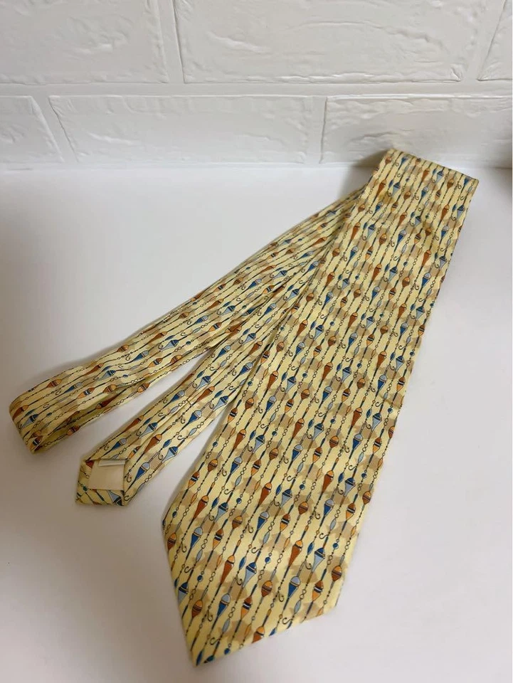 Corbata Chloe 100% Seda Pesca Flotador Patrón Amarillo Hombres 9,5 cm Hecha en Francia Foto 2 de 4